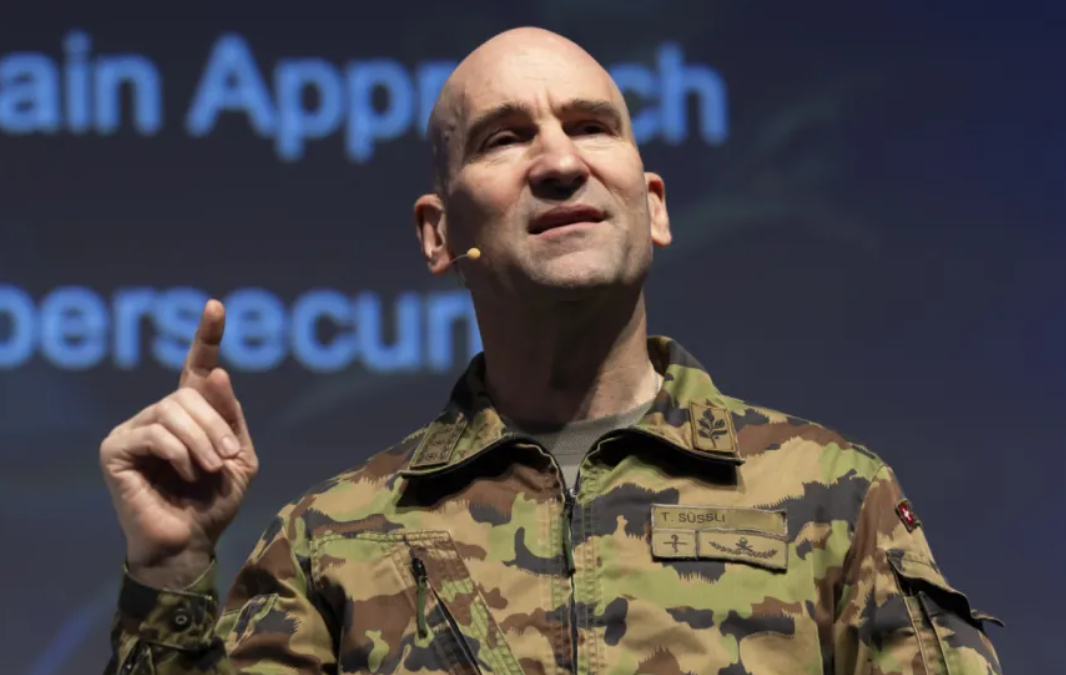 Головком армії Швейцарії визнав, що країна не здатна захистити себе від Росії