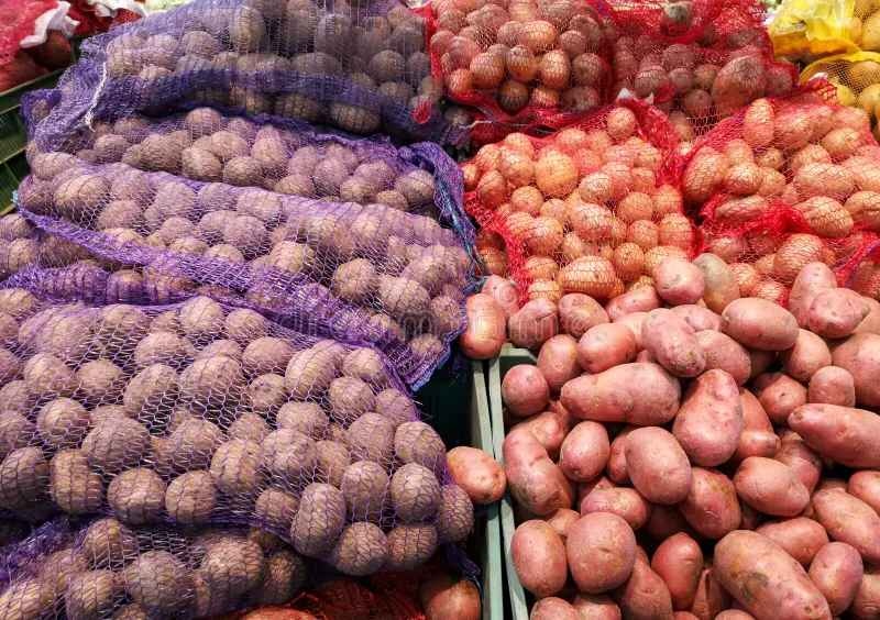 В Україні напередодні новорічних свят падають ціни на картоплю