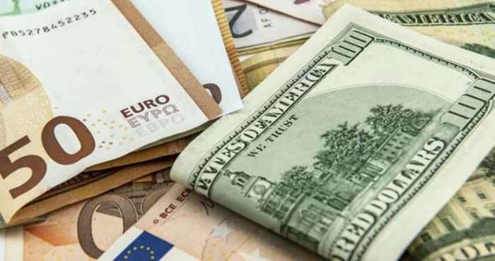 Курс валют: що відбувається в обмінниках та банках в останній день 2025 року