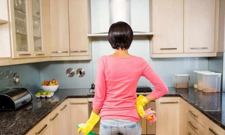 14 ежедневных привычек, из-за которых ваш дом становится грязнее