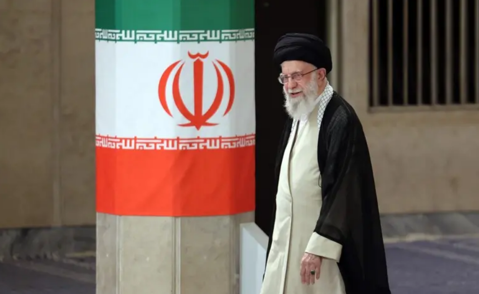 Верховный лидер Ирана планирует бегство в Москву, если протесты выйдут из-под контроля - The Times