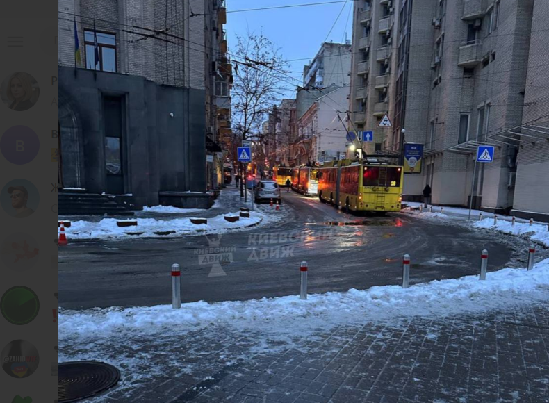 Киев сковала гололедица, по городу стало трудно передвигаться