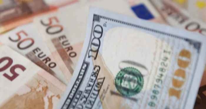 Курс валют в обмінних пунктах: що відбувається з доларом