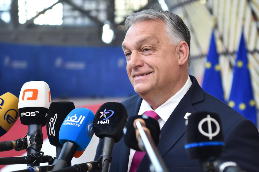 Втрачатимуть по дві пенсії через Україну: Орбан наговорив угорцям страшилок