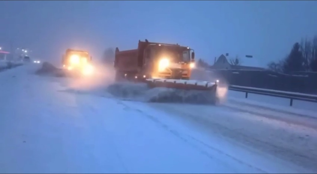 Траса Київ-Чоп: поліція попередила про обмеження руху транспорту