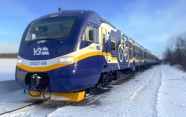 Десятки потягів УЗ затримуються в дорозі через погодні умови