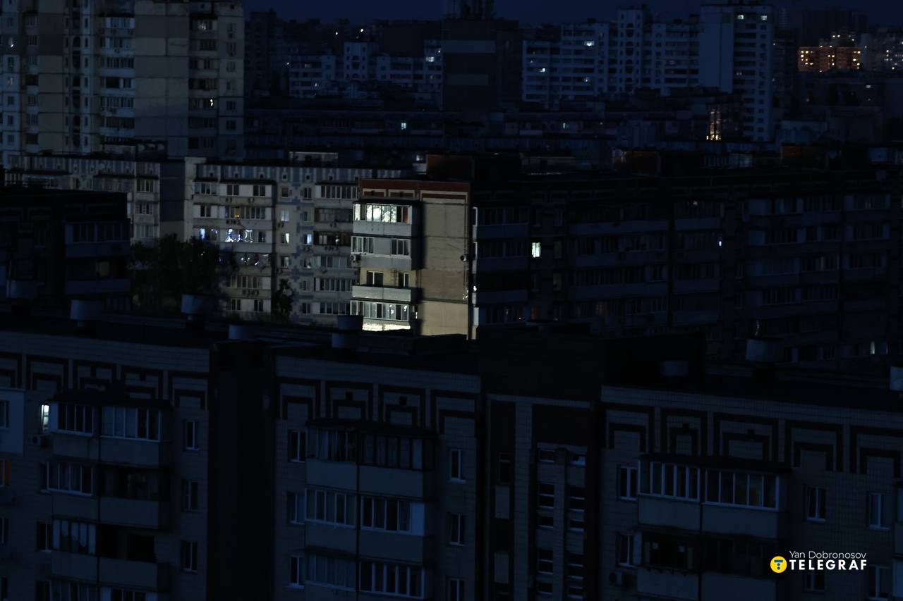 Весь Киев перешел на экстренные отключения света