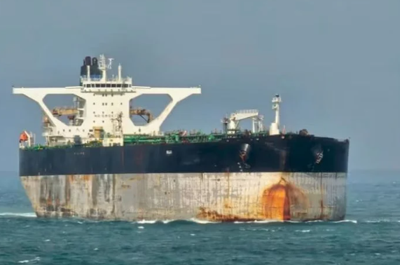 На захопленому США російському танкері Bella 1 перебували українці — посольство України