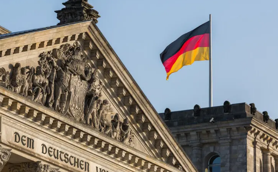 У Мерца порахували українських чоловіків у Німеччині і сказали, чи будуть їх висилати додому