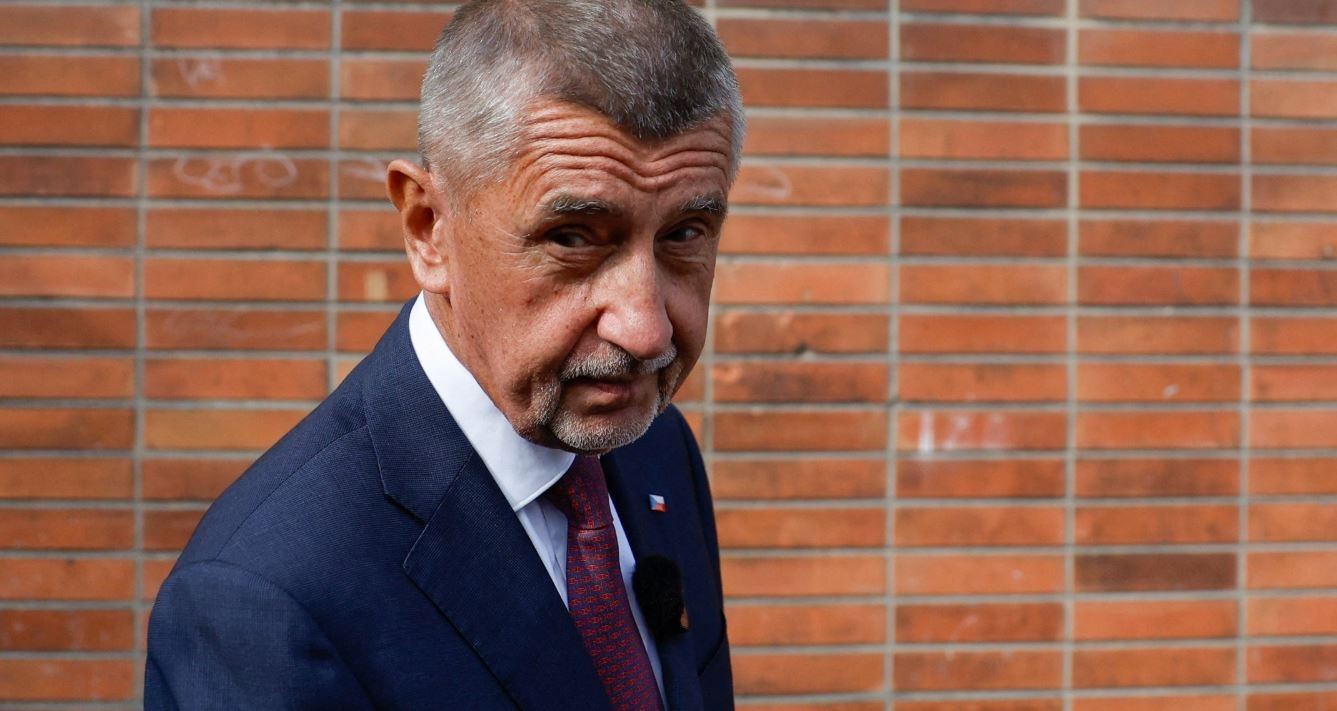 Премьер Чехии раскрыл секретную информацию о поставках боеприпасов Украине