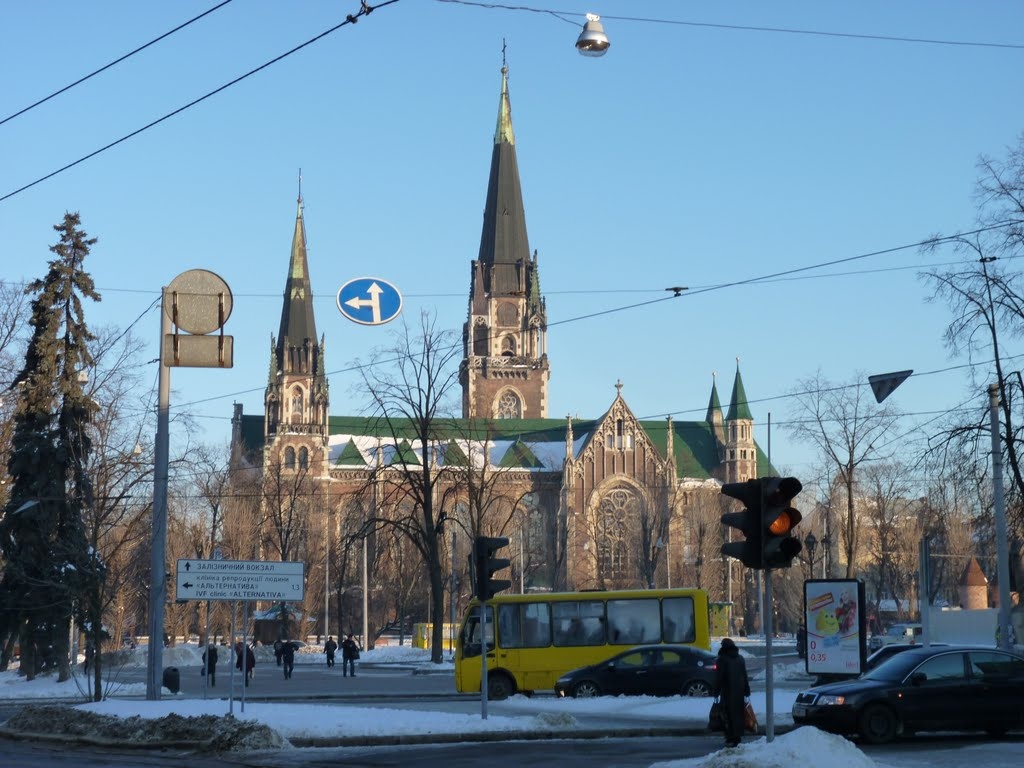 У Львові після падіння дрону розбиті вітражі у храмі святих Ольги та Єлизавети