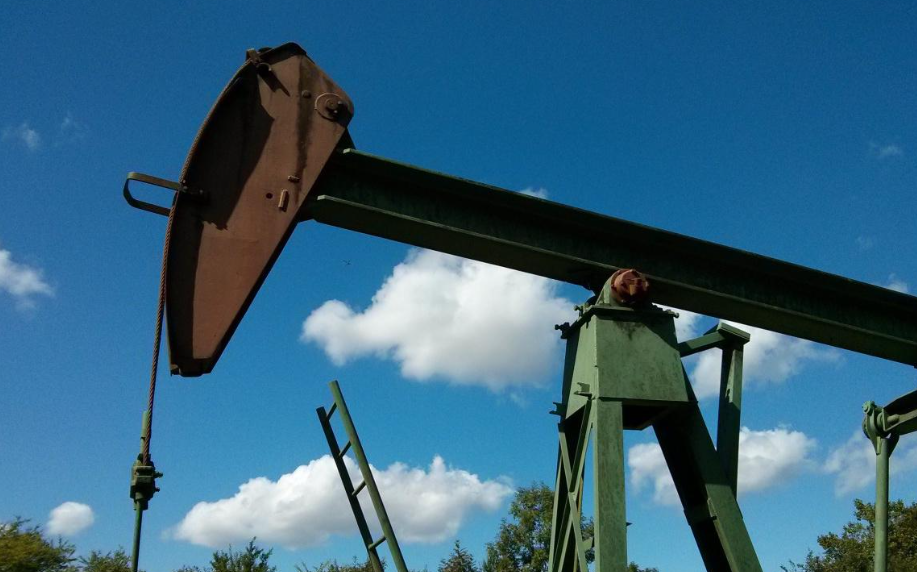 США продали первую партию венесуэльской нефти: Reuters раскрыло детали