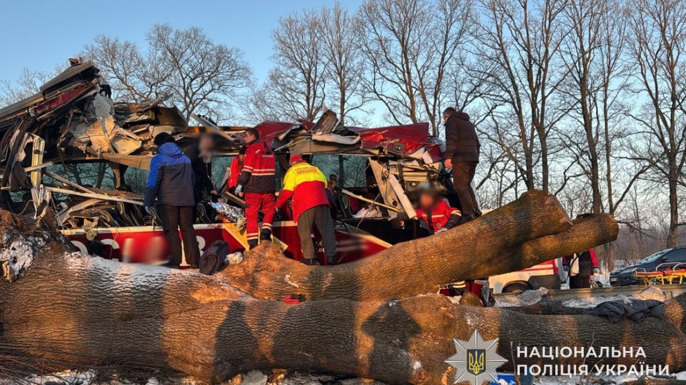 На Львівщині автобус "Відень–Київ" потрапив у ДТП, є постраждалі