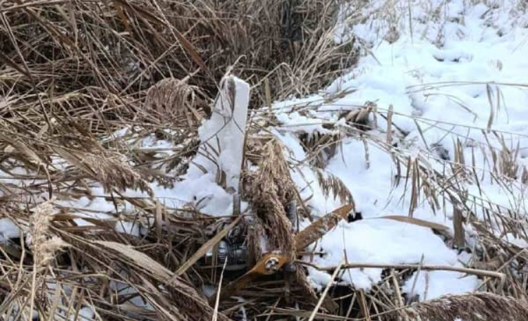 В Молдове на берегу озера обнаружили неизвестный дрон