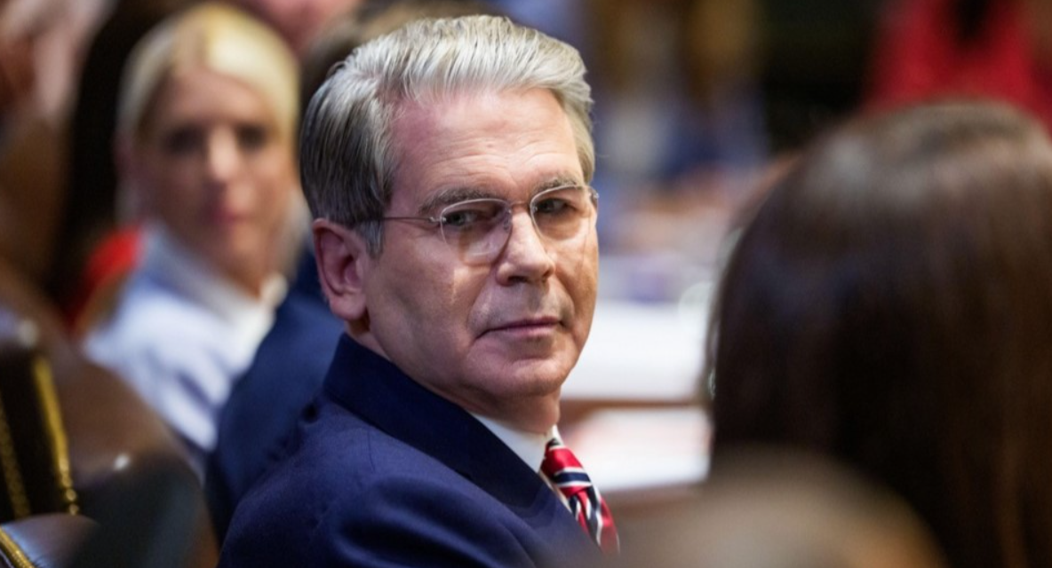 Захват Гренландии отличается от аннексии Крыма, - министр финансов США