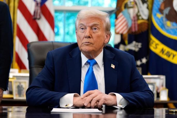 Уважаемый доктор из США призвал Конгресс начать расследование относительно состояния здоровья Трампа