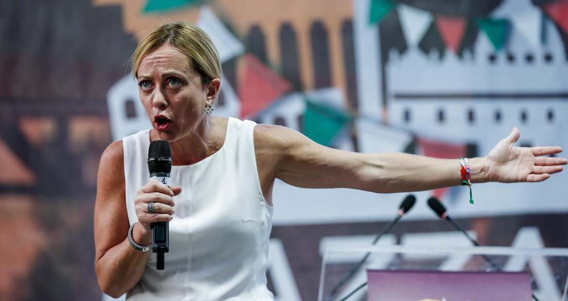 В Италии скандал из-за церковной фрески ангела с лицом Мелони