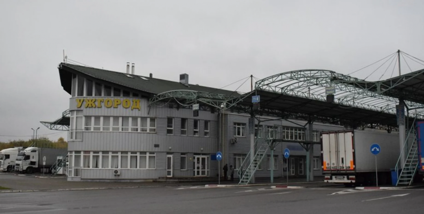 Водитель бросил рейсовый автобус с пассажирами и сбежал за границу из-за "розыска ТЦК"