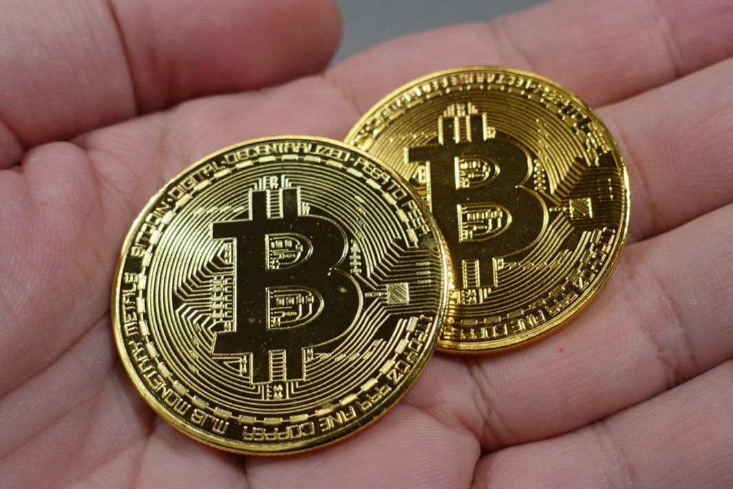 Біткойн знецінюється: інвестори вже втратили сотні мільярдів доларів