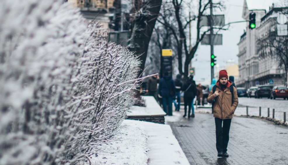 В Україні потеплішає, але погоду зіпсують опади та вітер: прогноз на 5 лютого