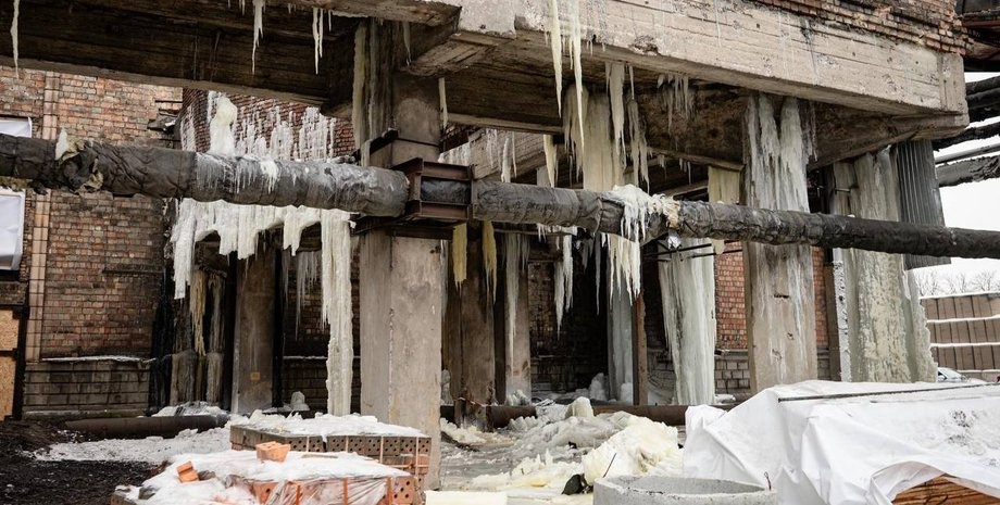 Путін намагається холодом і темрявою зламати українців, але досягає зворотного ефекту, - FT