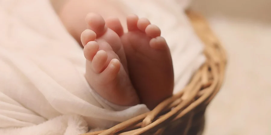 В Україні спростили процедуру оформлення виплат на дітей