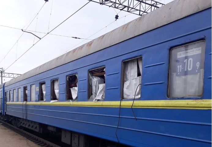 Росіяни вночі вдарили по залізниці на Чернігівщині: скасовано низку рейсів