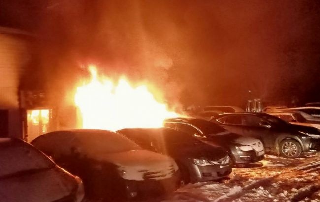 В Киеве ночью пылала трансформаторная подстанция