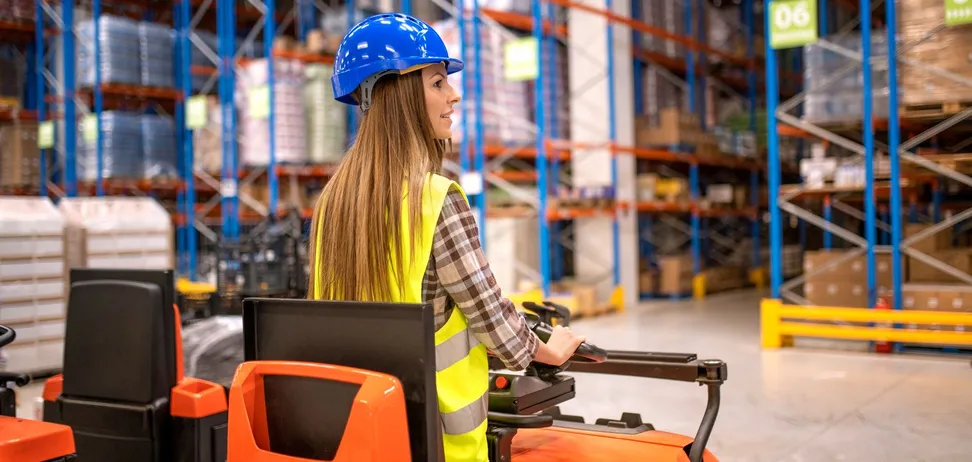 Дефіцит кадрів в Україні: як роботодавці утримують персонал