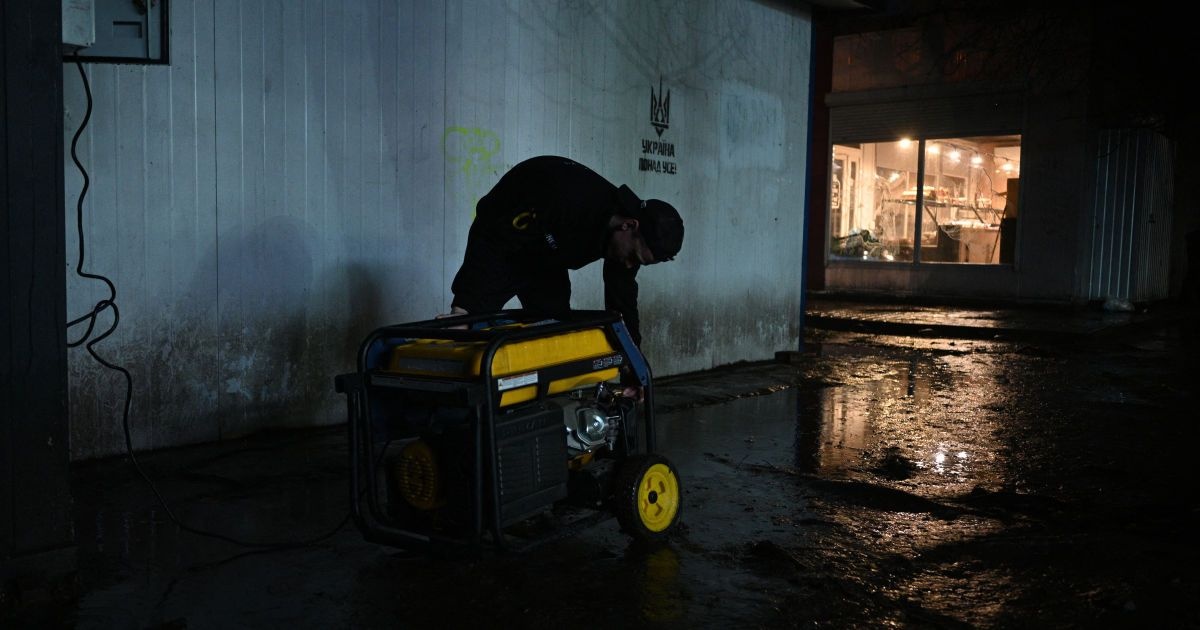 Херсон занурився у блекаут: вода в будинки подаватиметься генераторами