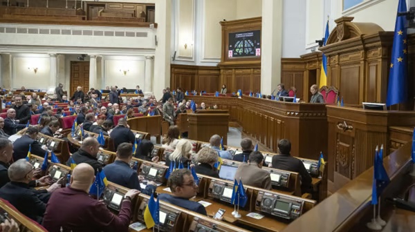 Рада спорожніла, у залі зареєструвалася критично мала кількість народних депутатів