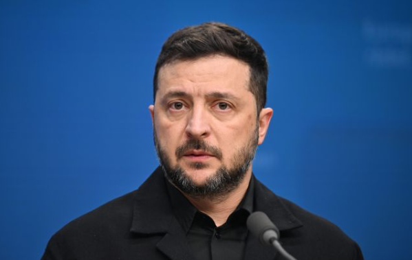 Зеленський жорстко пройшовся по Обрану: відрощує живіт, а не армію