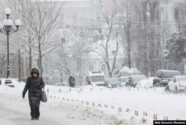 Морози та сильні опади: прогноз погоди на тиждень