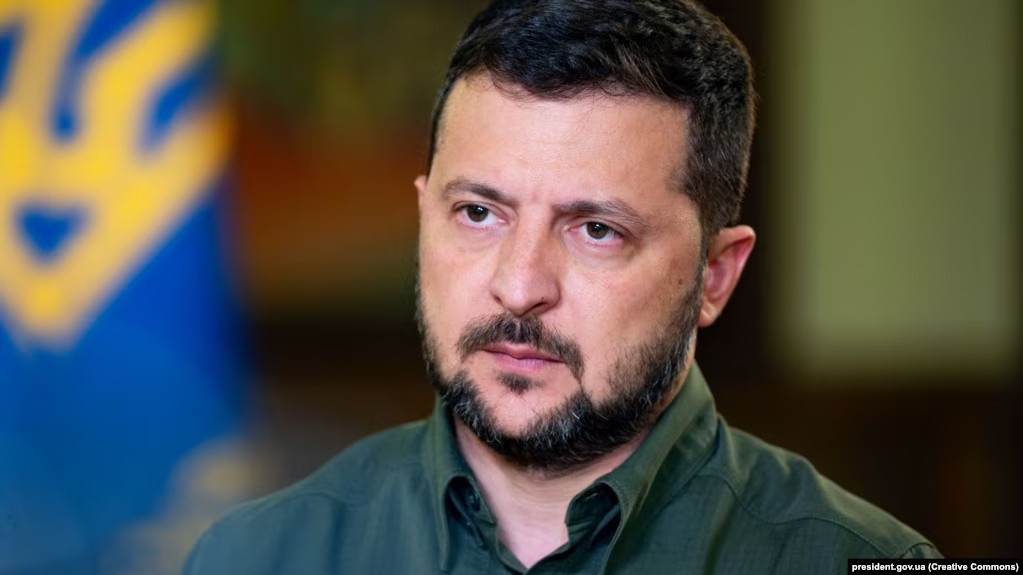 Украинцы отклонят мирное соглашение, предусматривающее выход из Донбасса, - Зеленский