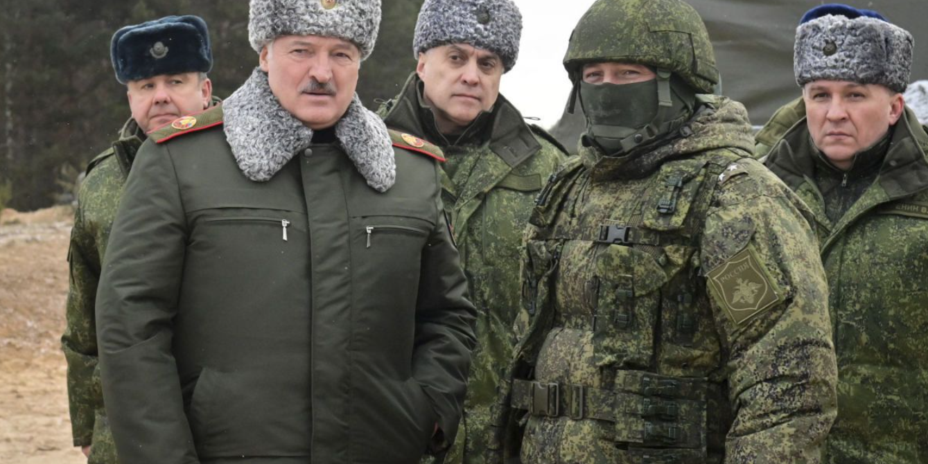 Лукашенко предлагал мне ударить по Мозырскому НПЗ — Зеленский