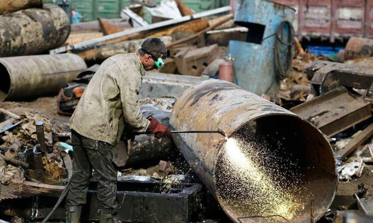 Найбільший в Україні металургійний завод зупиняє роботу