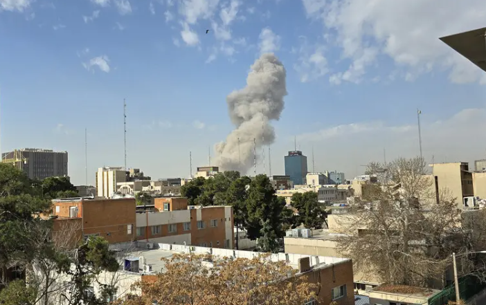 "Моссад" обратился к иранцам после ударов Израиля