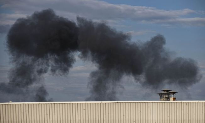 Иран нанес удар по Израилю залпами ракет
