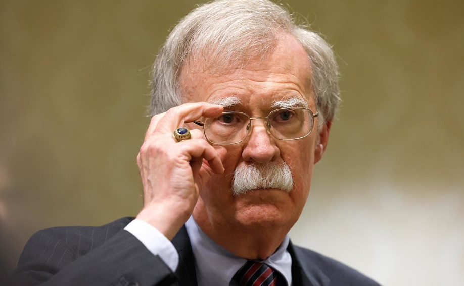 Гарантии безопасности не будут действовать, пока РФ не начнет отступать с Украины, - Болтон