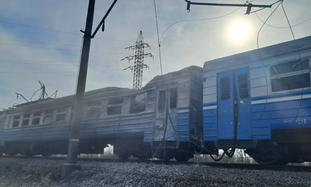Дрон атакував потяг у Дніпропетровській області: загинув чоловік, семеро поранених