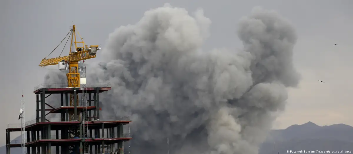 Путин явно выигрывает от решения Трампа начать войну с Ираном, - Bloomberg