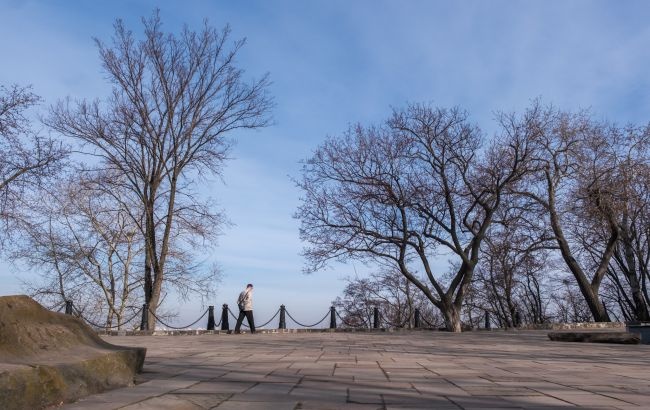 Температура подскочит выше нормы: прогноз погоды на выходные