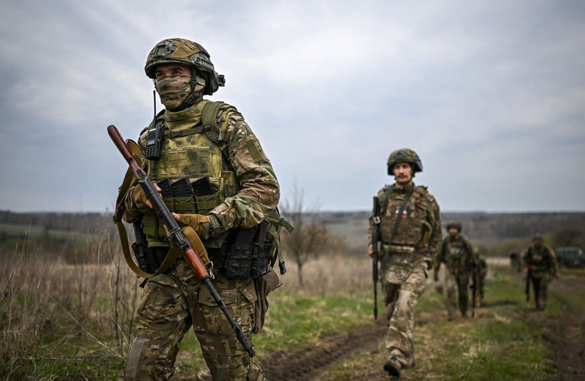РФ розширює військові частини на кордонах НАТО, готуючи плацдарм для майбутньої війни, - Reuters