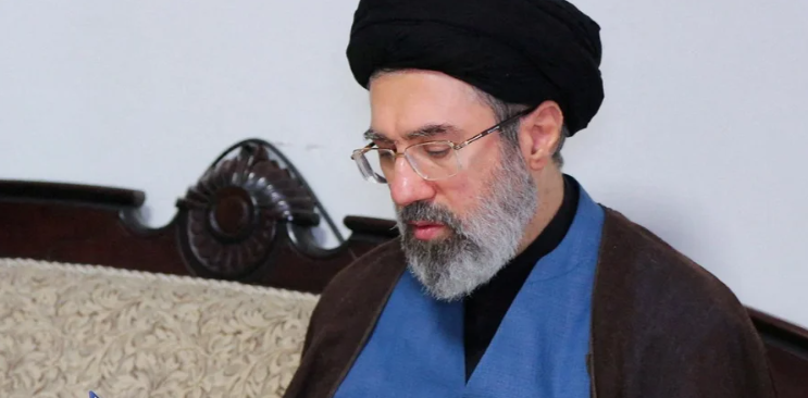 "Временный брак": стали известны пикантные тайны сына Хаменеи