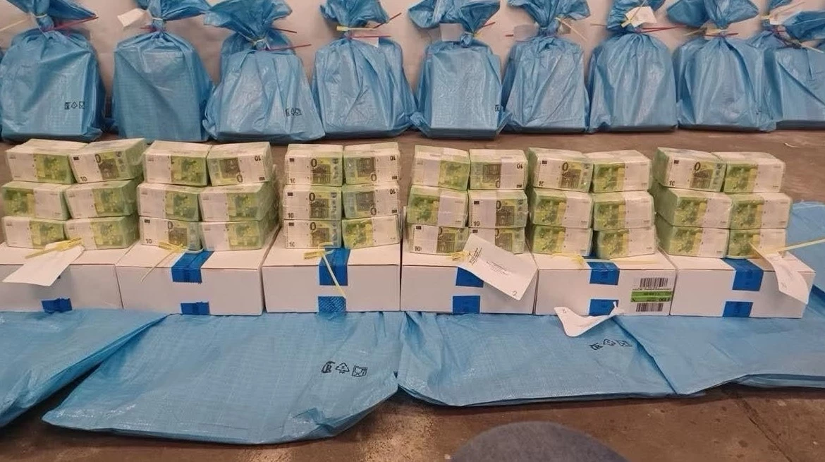 В Венгрии объяснили, в каком случае могут вернуть Украине деньги и золото "Ощадбанка"