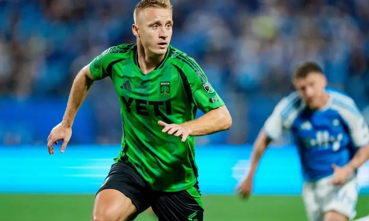 Футболіст збірної України забив гол у власні ворота у США