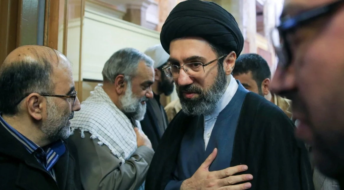 Куда исчез преемник Хаменеи? ЦРУ и Моссад пытаются разгадать "загадку Моджтабы"