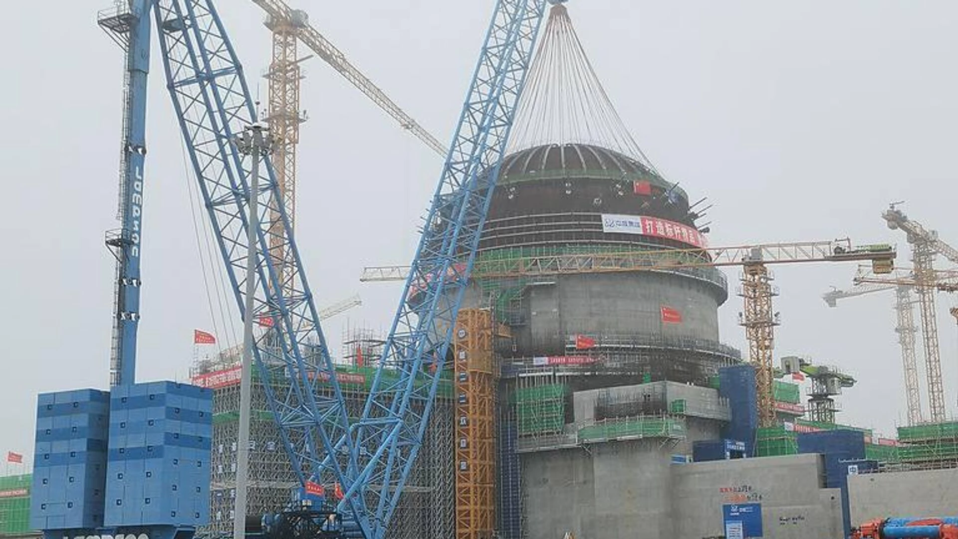 Россия договорилась с Вьетнамом о строительстве АЭС, - Bloomberg