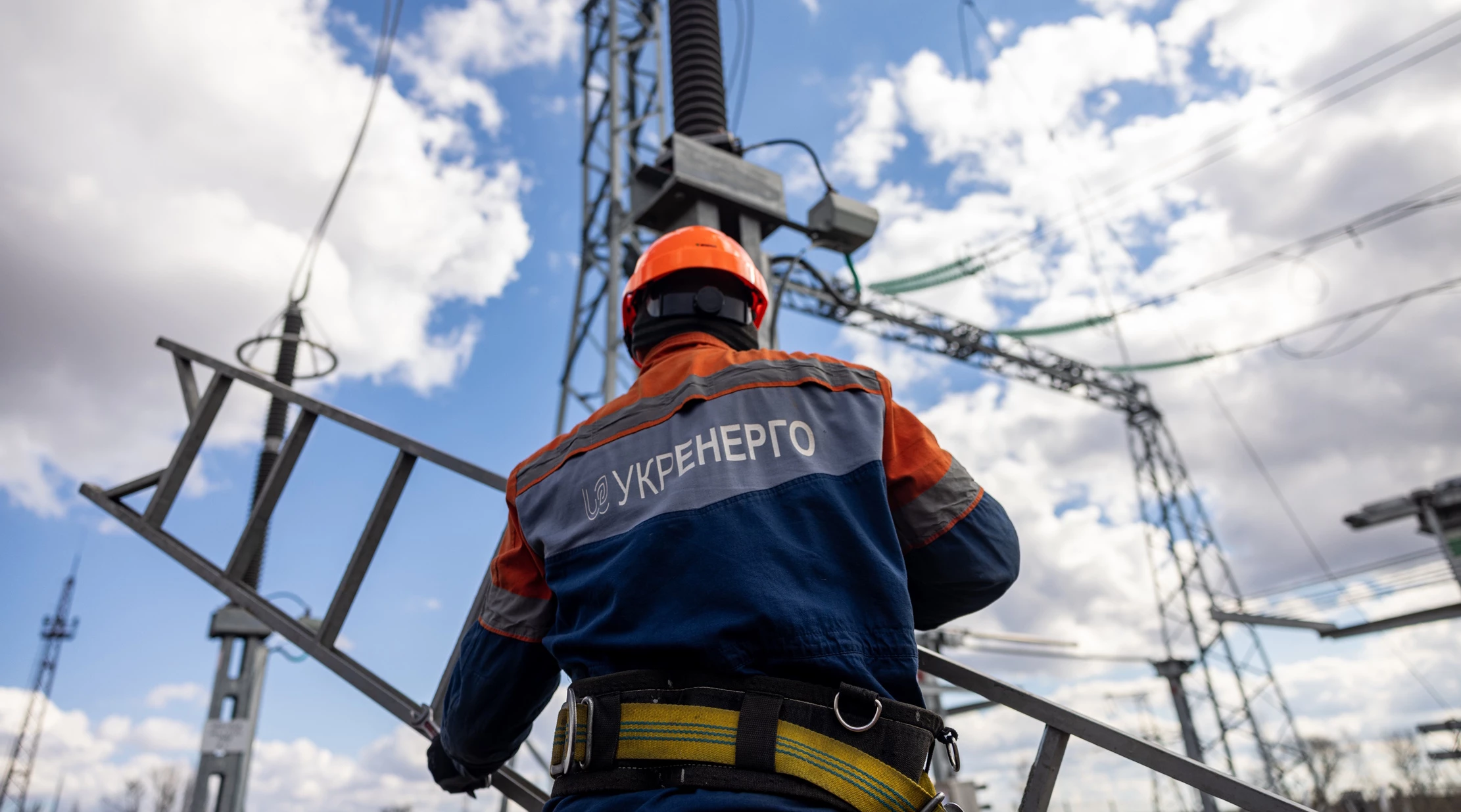 РФ снова массированно атаковала энергетику: в каких регионах Украины худшая ситуация со светом