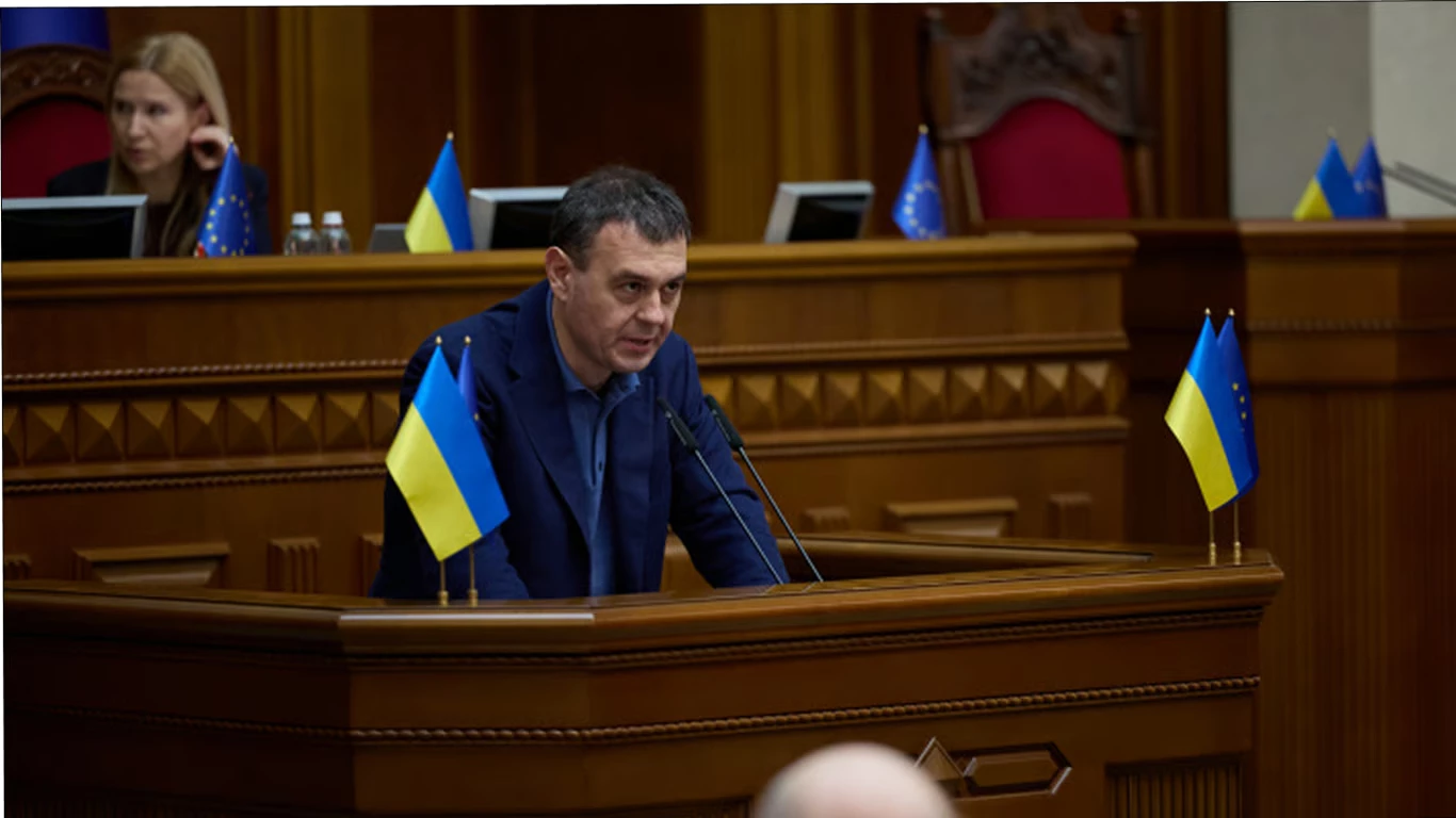 Украина находится на пороге финансового кризиса, - Гетманцев